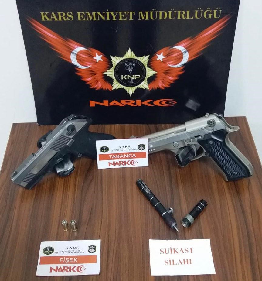 -kars’ta-uyusturucu-tacirlerine-safak-soku-(4).jpg