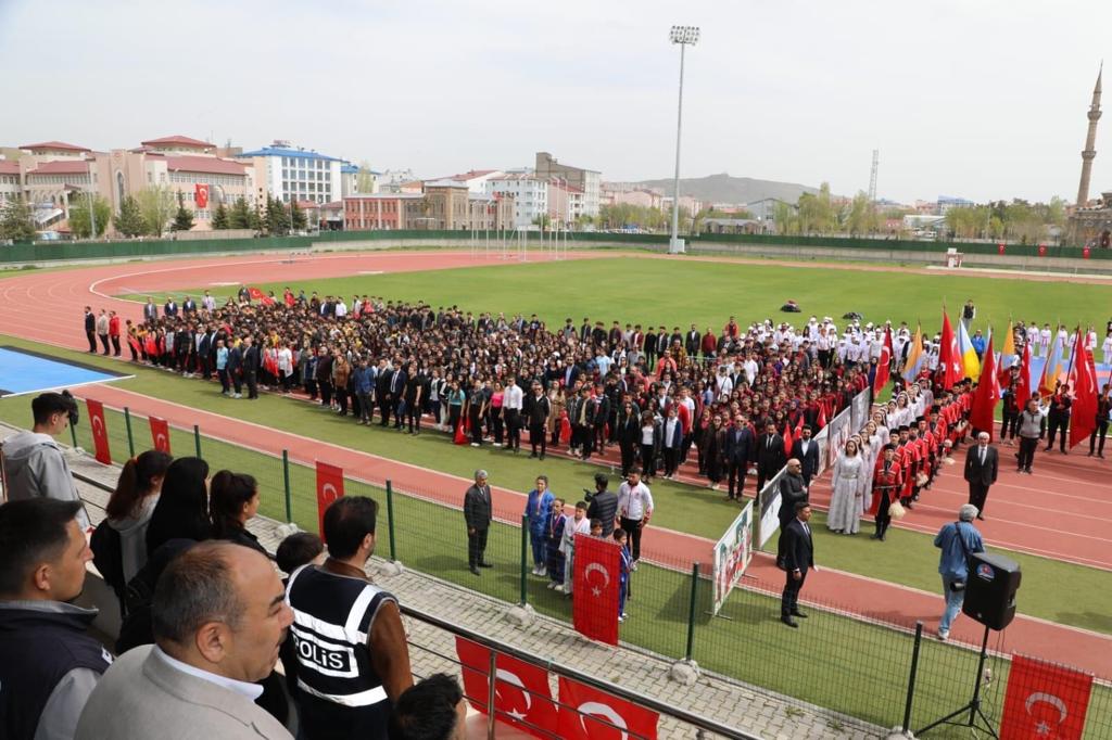 19-mayis-ataturk’u-anma-genclik-ve-spor-bayrami,-tum-yurtta-oldugu-gibi-kars’ta-da-coskuyla-kutlandi-(5).jpeg