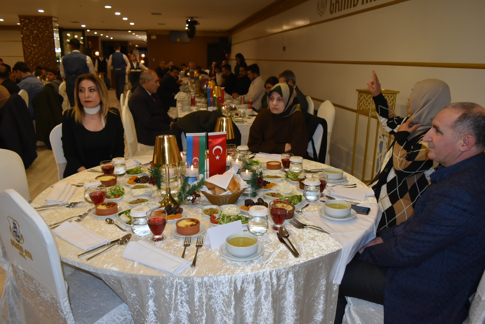azerbaycan-kars-baskonsoloslugu’ndan,-sevgi-evi-cocuklarina-ozel-iftar-(7).jpg