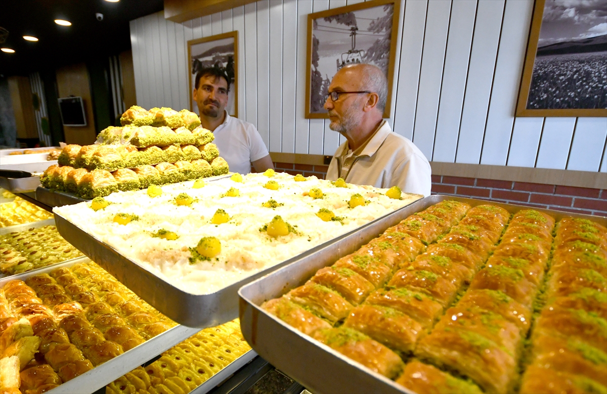 bayram-tatili-oncesinde-en-tatli-yogunluk-(2).jpg