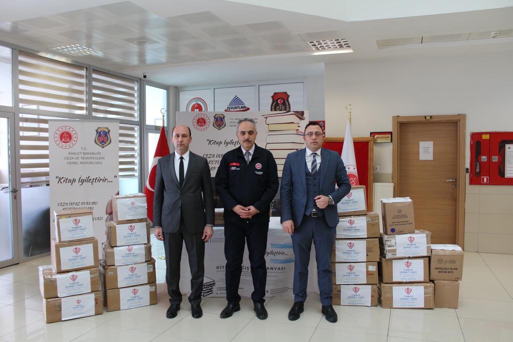 ceza-infaz-kurumuna-kitap-bagisi-(1).jpg