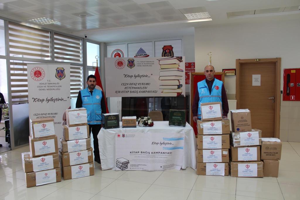 ceza-infaz-kurumuna-kitap-bagisi-(2).jpg