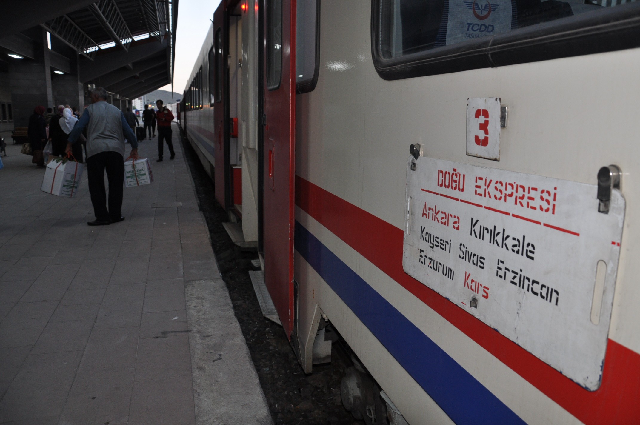 dogu-ekspresinde-yaz-yogunlugu-(4).jpg