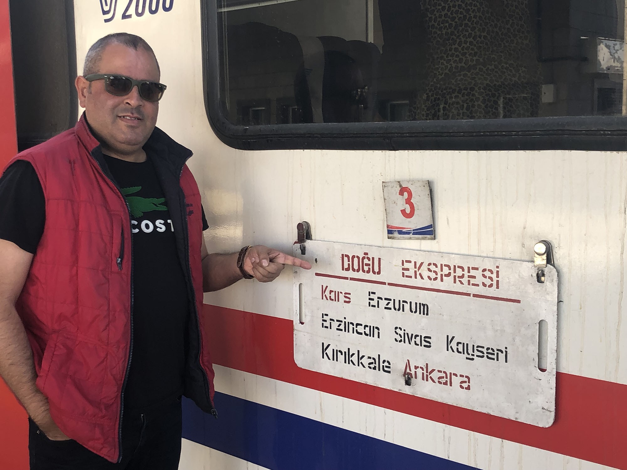 dogu-ekspresiyle-masalsi-yolculuk-suruyor-(5).jpg