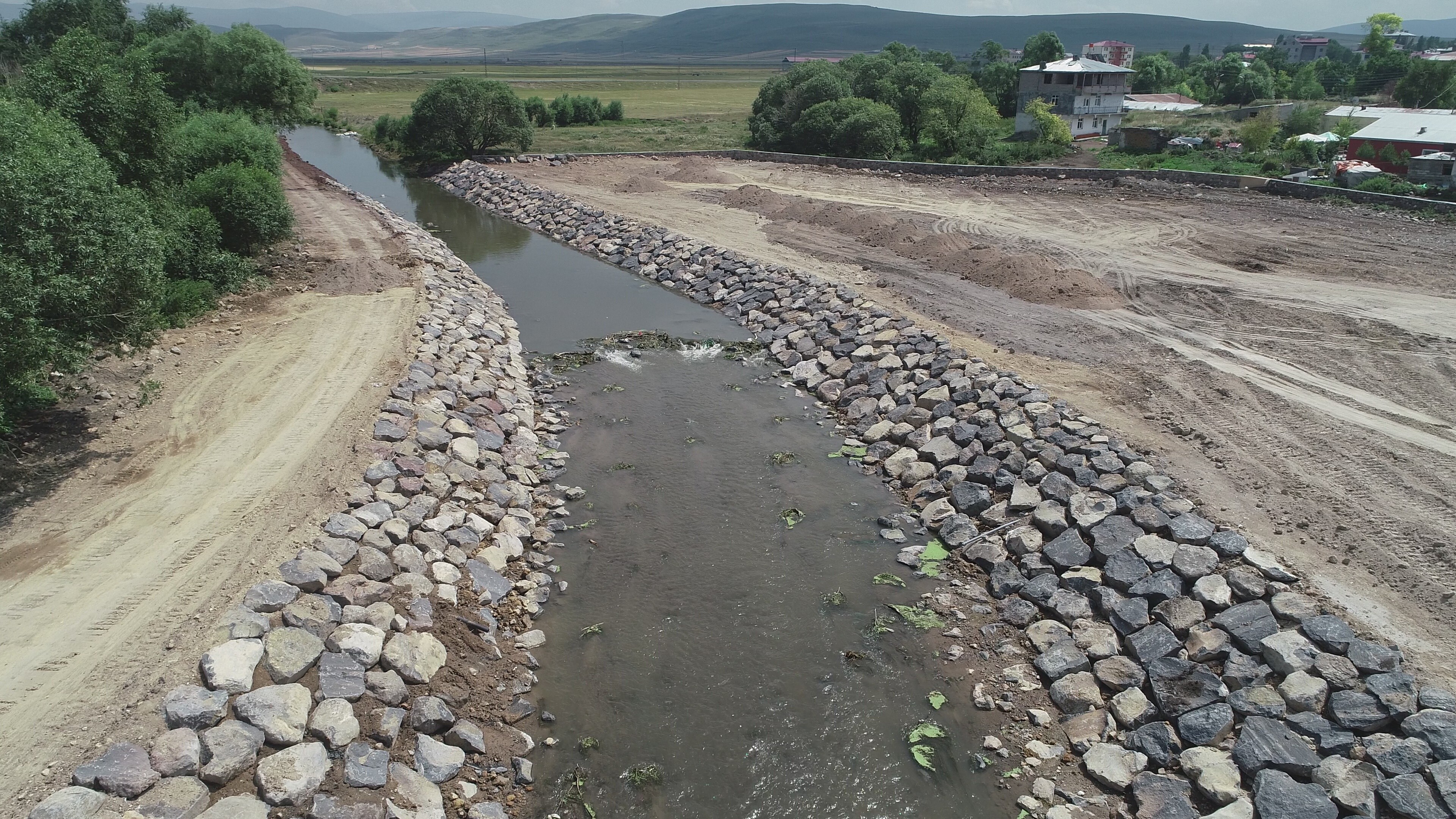 dsi-cildir’da-dere-islahi-yapti-(1).jpg