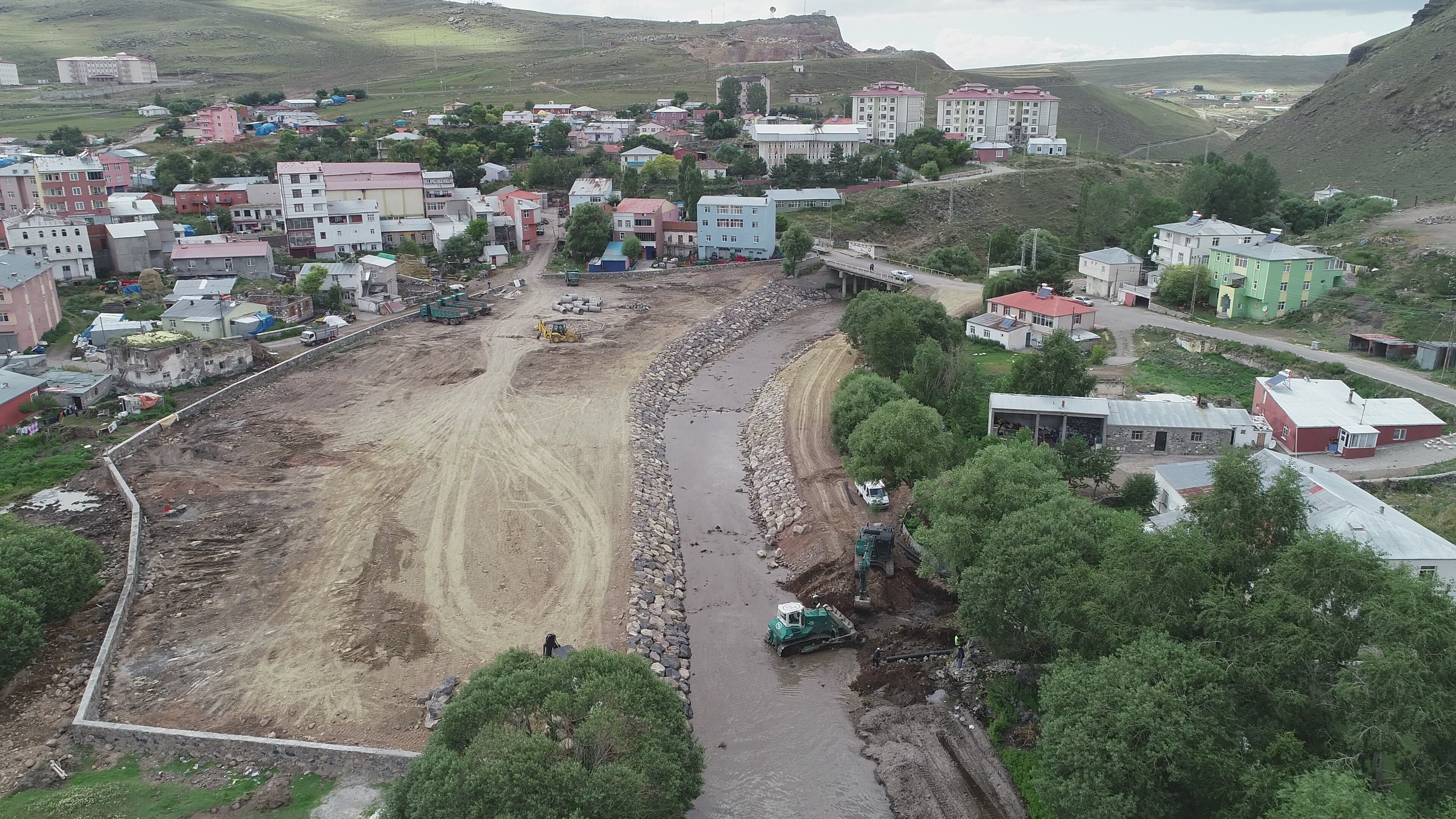 dsi-cildir’da-dere-islahi-yapti-(2).jpg