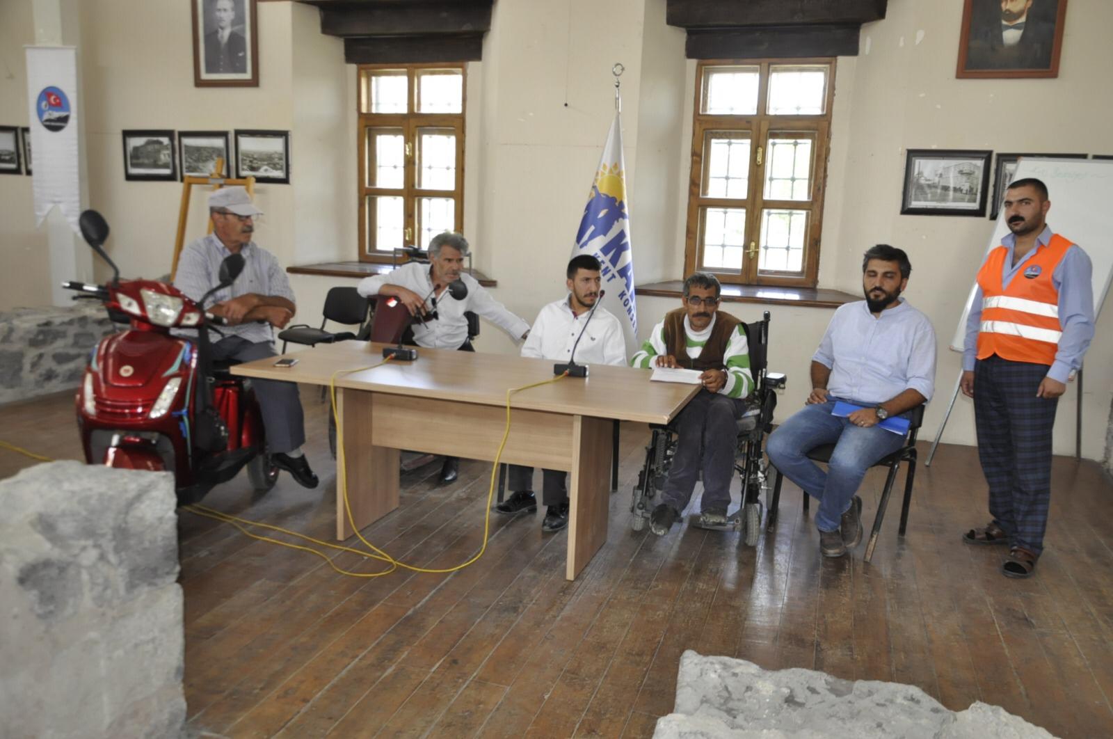 engelliler-meclisi,-engellilerin-sorunlarini-dile-getirdi-(3).jpg
