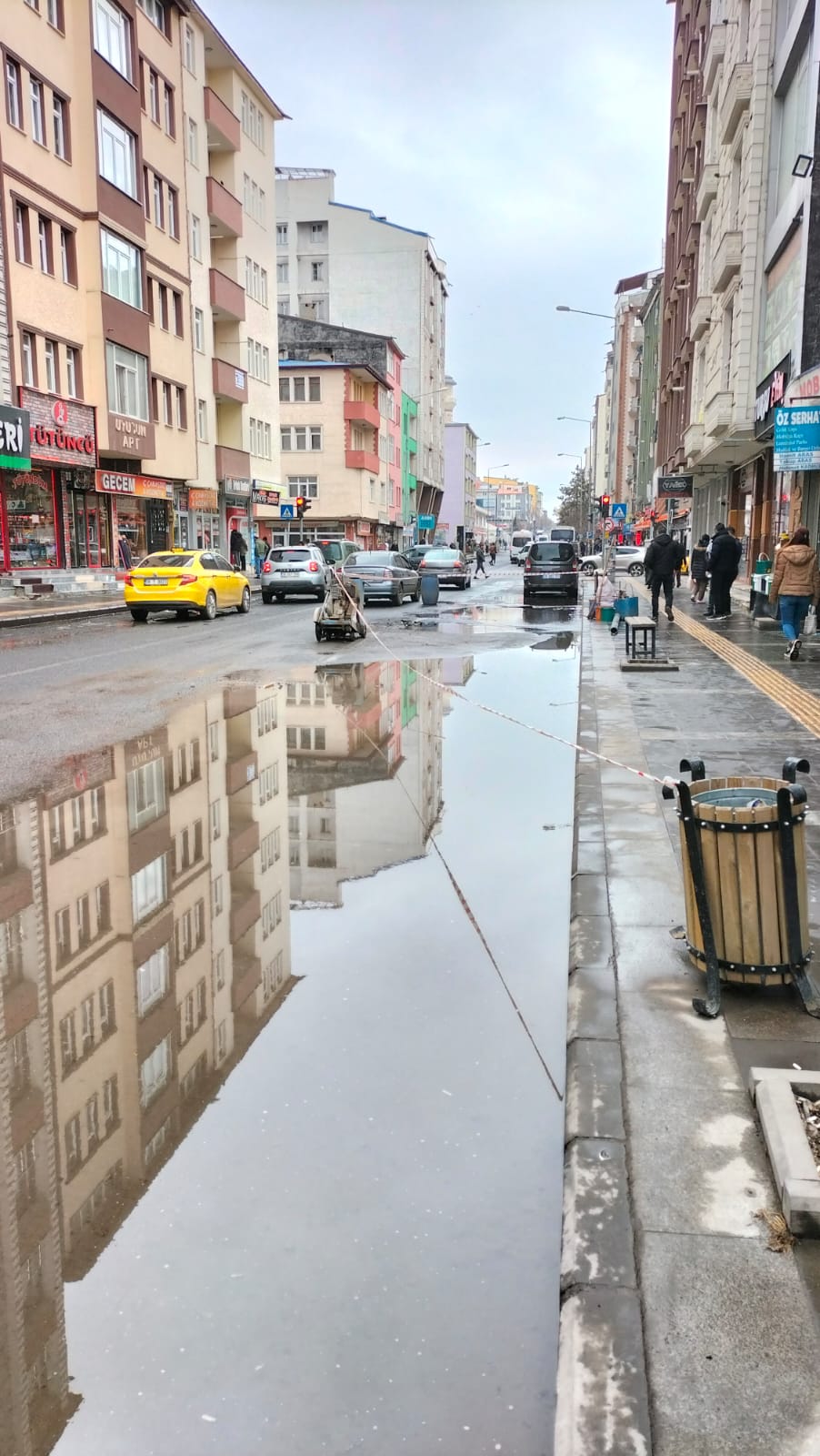 faikbey-caddesini-yagmur-yagmadan-su-basti-(2).jpeg