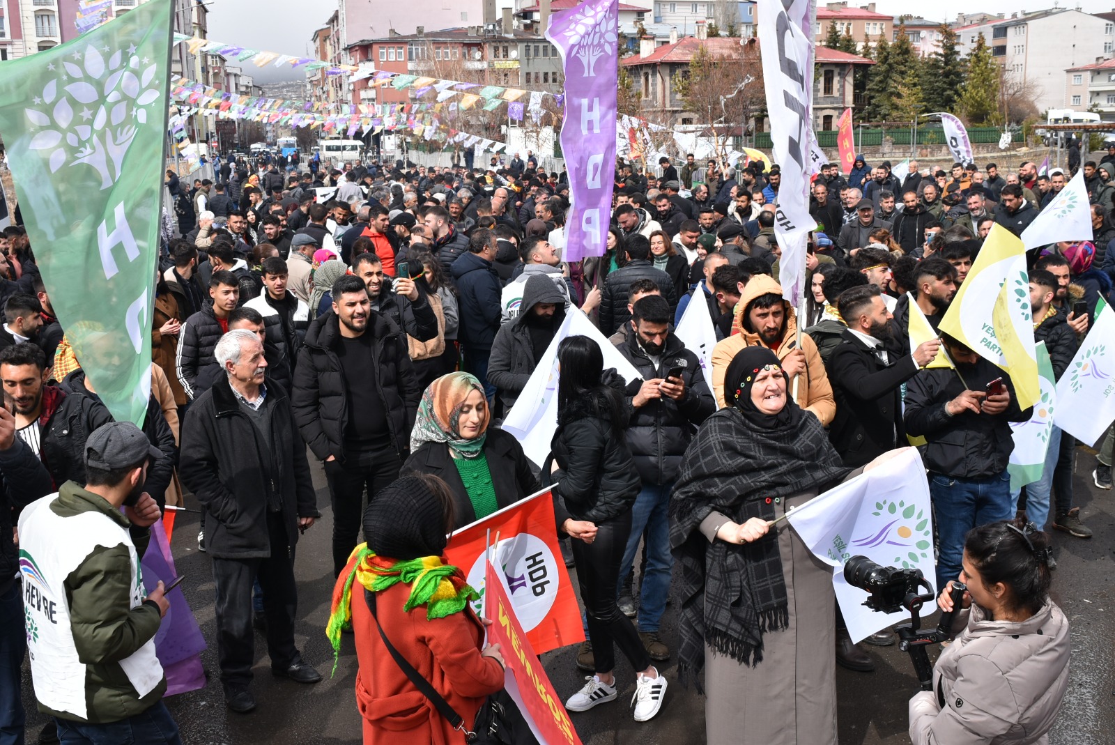 hdp,-karsta-nevruz-bayramini-kutladi-(1).jpeg