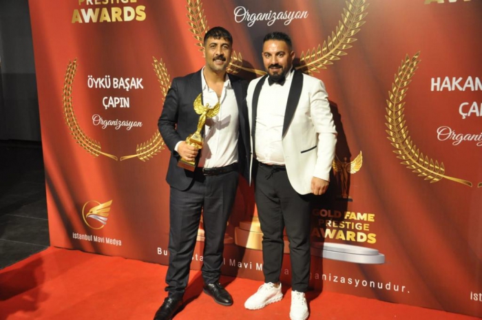 is-insani-aydin-yildiza-altin-sohret-prestij-odulu-(2).jpg