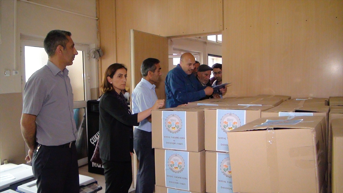 kagizmanda-etimlere-yardim-dagitildi-(2).jpg