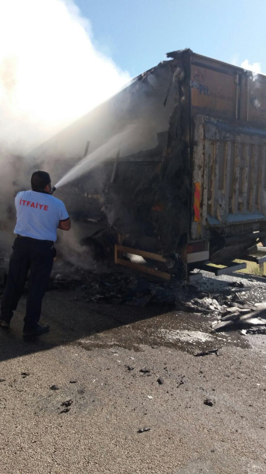 kamyon-yangin-(7).jpg