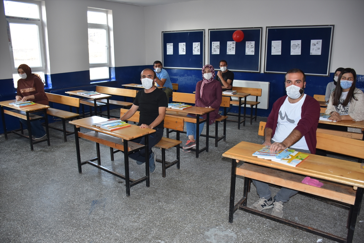 karantinasi-biten-beldenin-okulunu-iki-gunde-yuz-yuze-egitime-hazirladilar-(8).jpg