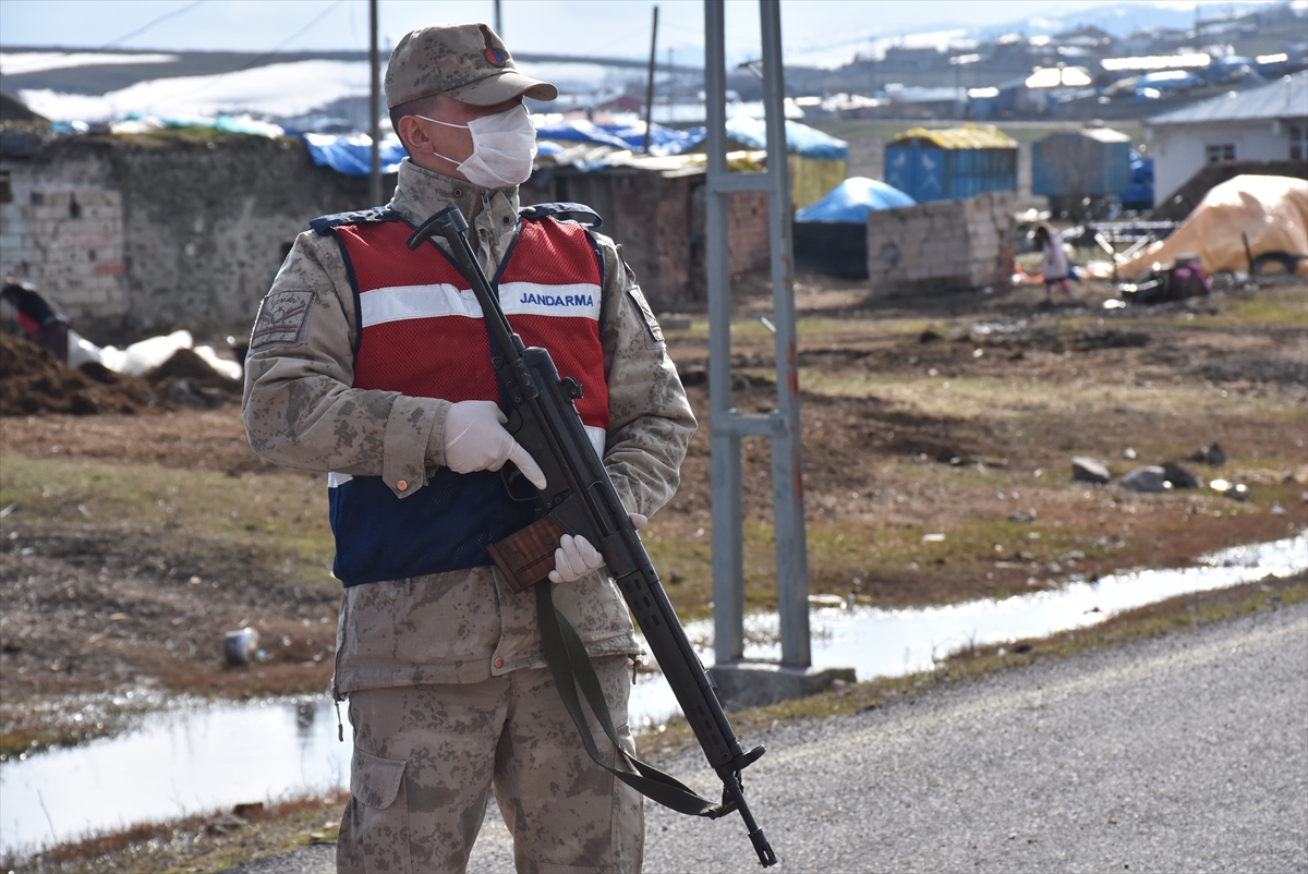 kars’in-o-ilcesinde-bir-koy-daha-karantinaya-alindi-(1).jpg