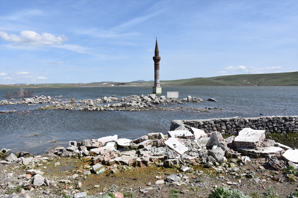 kars’ta-baraj-sulari-altindaki-eski-yerlesim-yerleri-ilginc-goruntu-olusturdu-(5).jpg