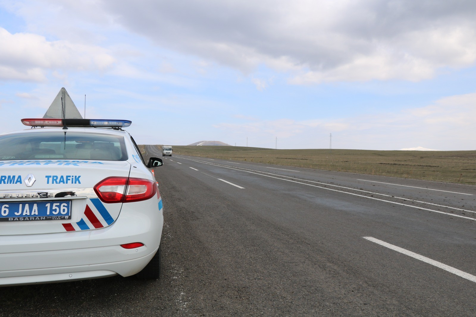 kars’ta-jandarmadan-radarli-trafik-uygulamasi-(2).jpg