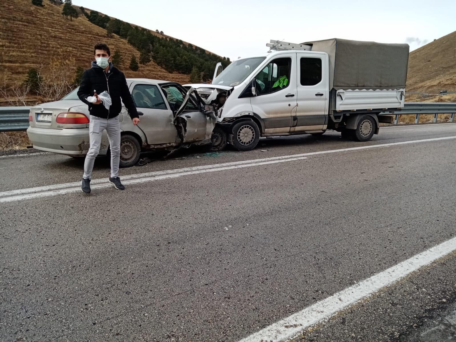 kars’ta-trafik-kazasi-7-yarali-(4).jpg