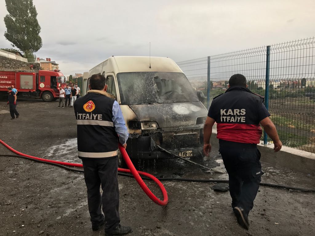 kars-arac-yangini-(4).jpg