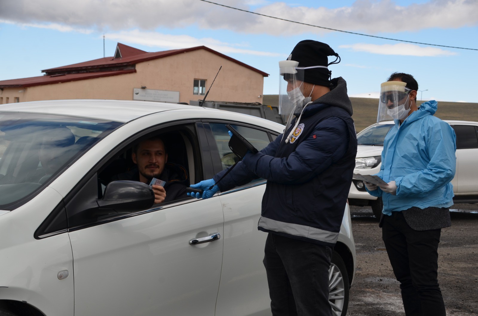 kars-emniyet-mudurlugu’nden-koronavirus-tedbirleri-(1).jpg