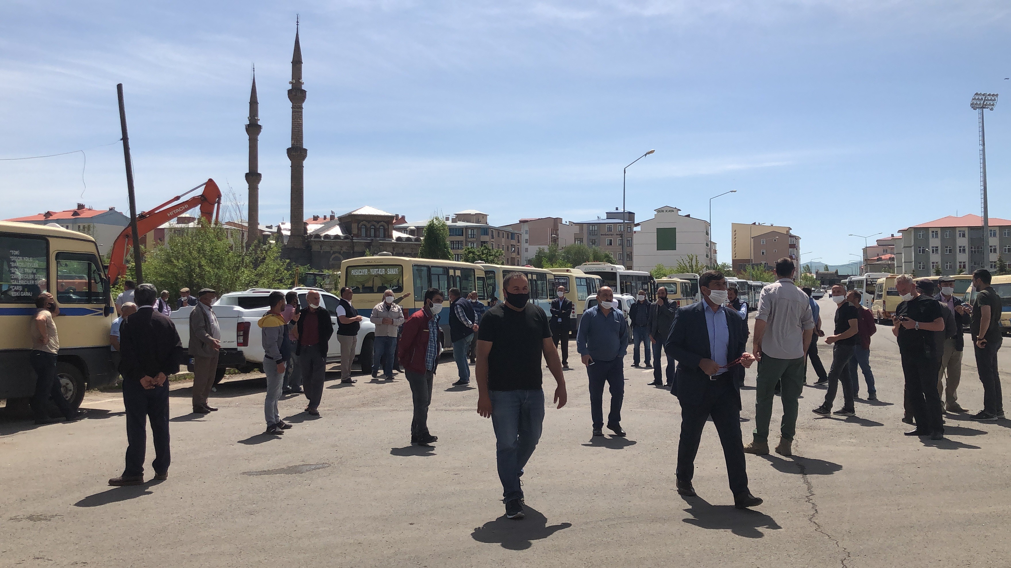 karsli-dolmuscular-yetkililere-seslendi-(5).jpg