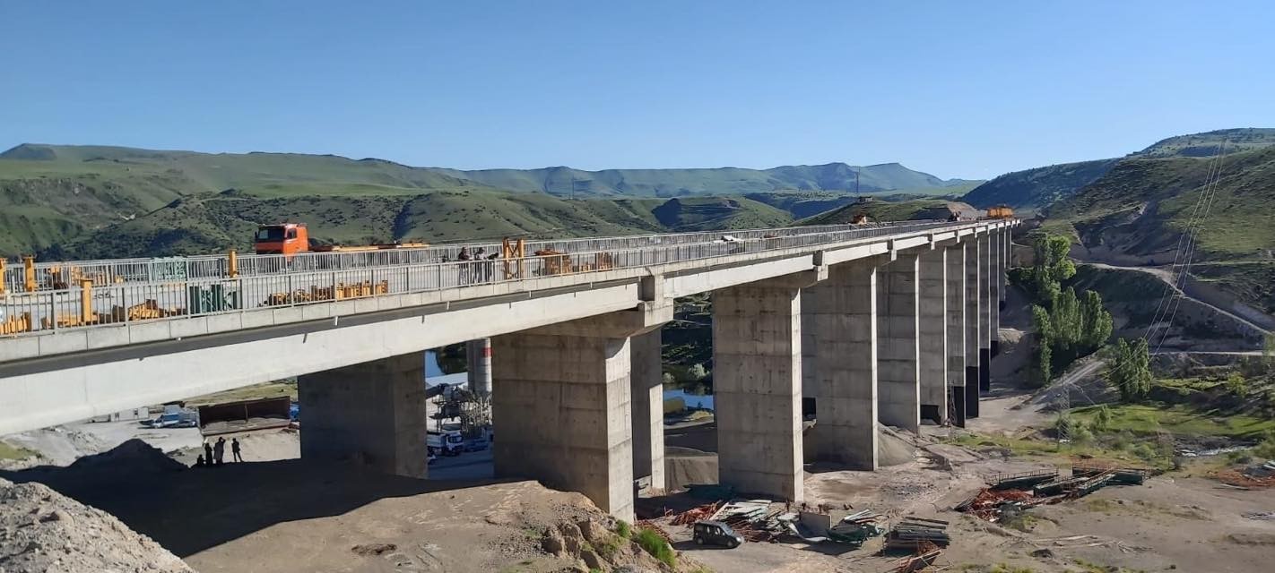 karsta-513-metrelik-viyadugun-yapiminda-sona-gelindi-(3).jpg