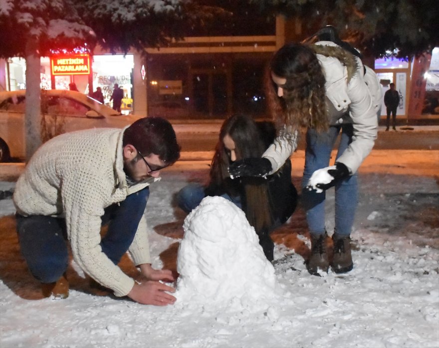 karsta-kar-yagisi-eglenceye-donustu-(4)-001.jpg
