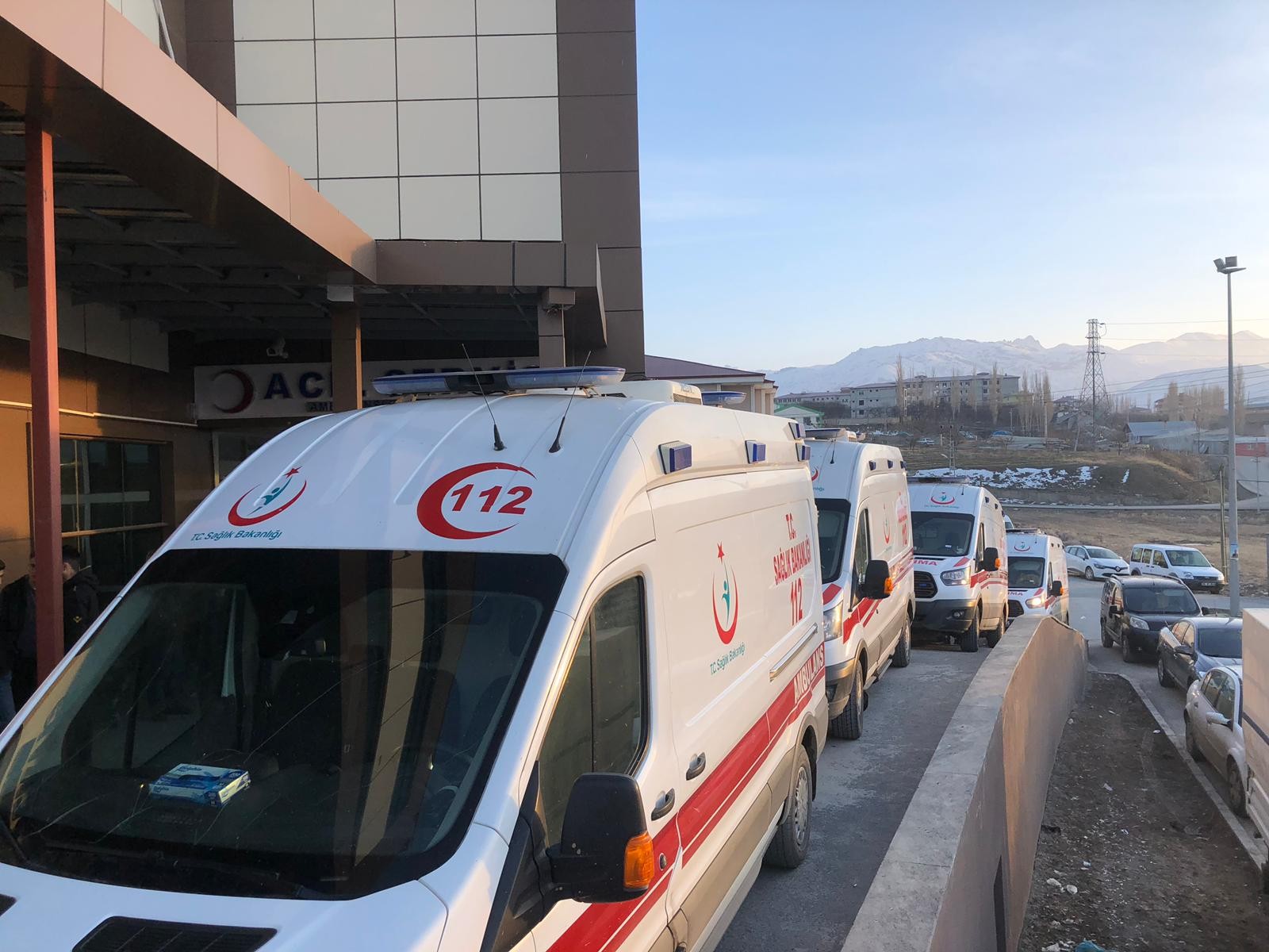 karsta-ogrenci-servisi-kaza-yapti-3u-agir-17-yarali-(2).jpg