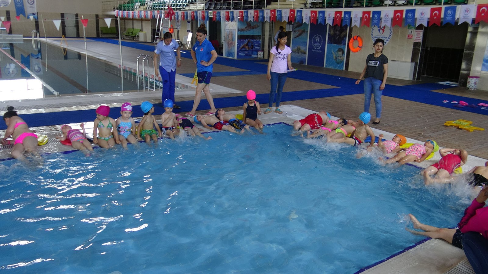 karsta-ogrenciler-havuzla-tanisti-(5).jpg