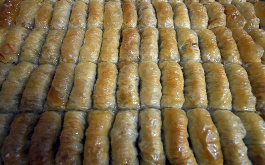 karsta-tatli-ve-firincilarin-yogun-ramazan-mesaisi-(4).jpg
