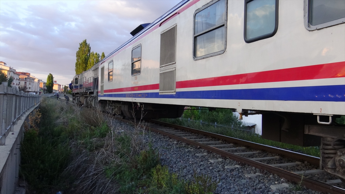 karsta-yolcu-treninin-carptigi-cocuk-yaralandi-(2).jpg