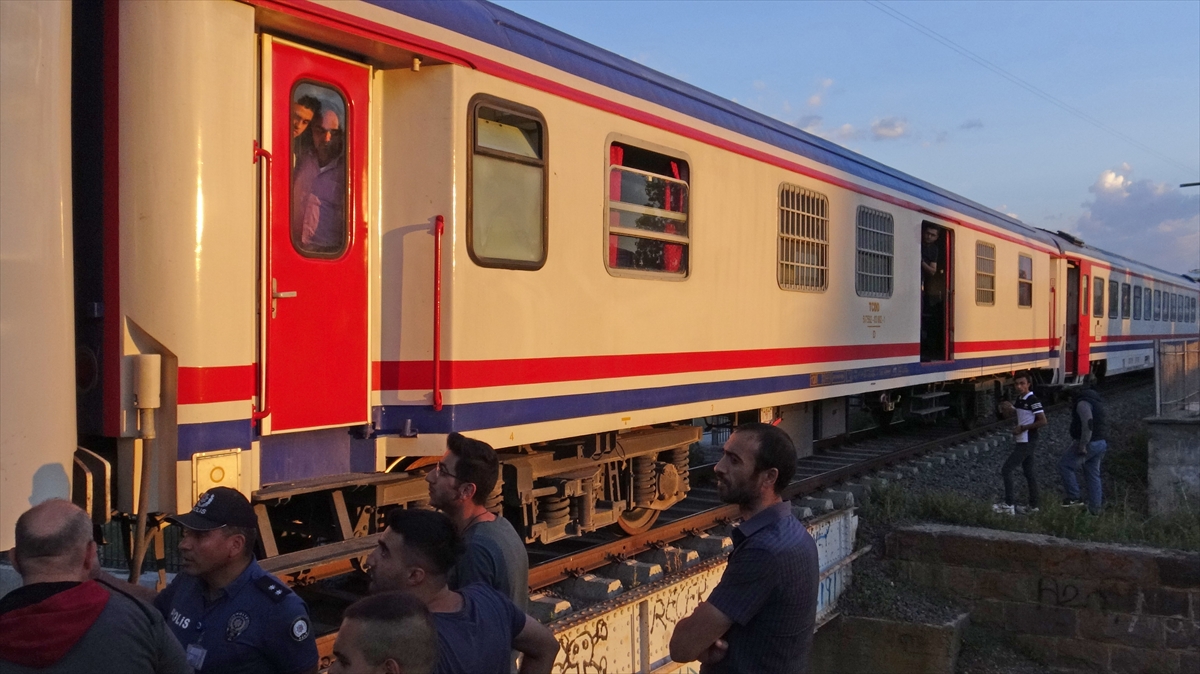 karsta-yolcu-treninin-carptigi-cocuk-yaralandi-(5).jpg