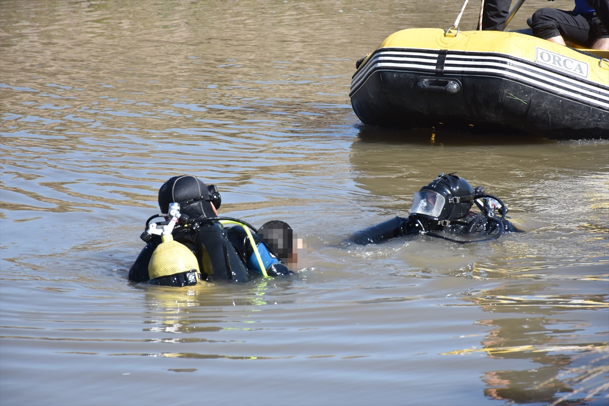 karsta-yuzdukleri-suda-kaybolan-2-cocuk-olu-bulundu-(1).jpg