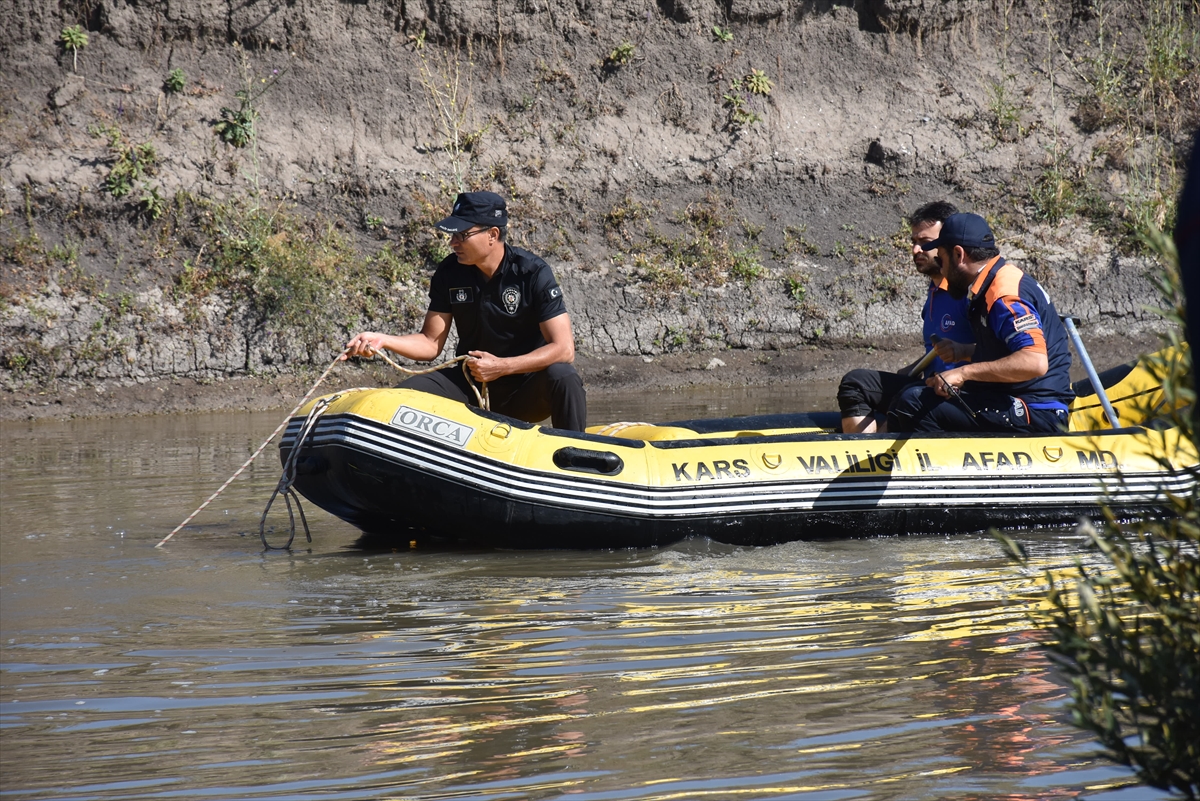 karsta-yuzdukleri-suda-kaybolan-2-cocuk-olu-bulundu-(7).jpg