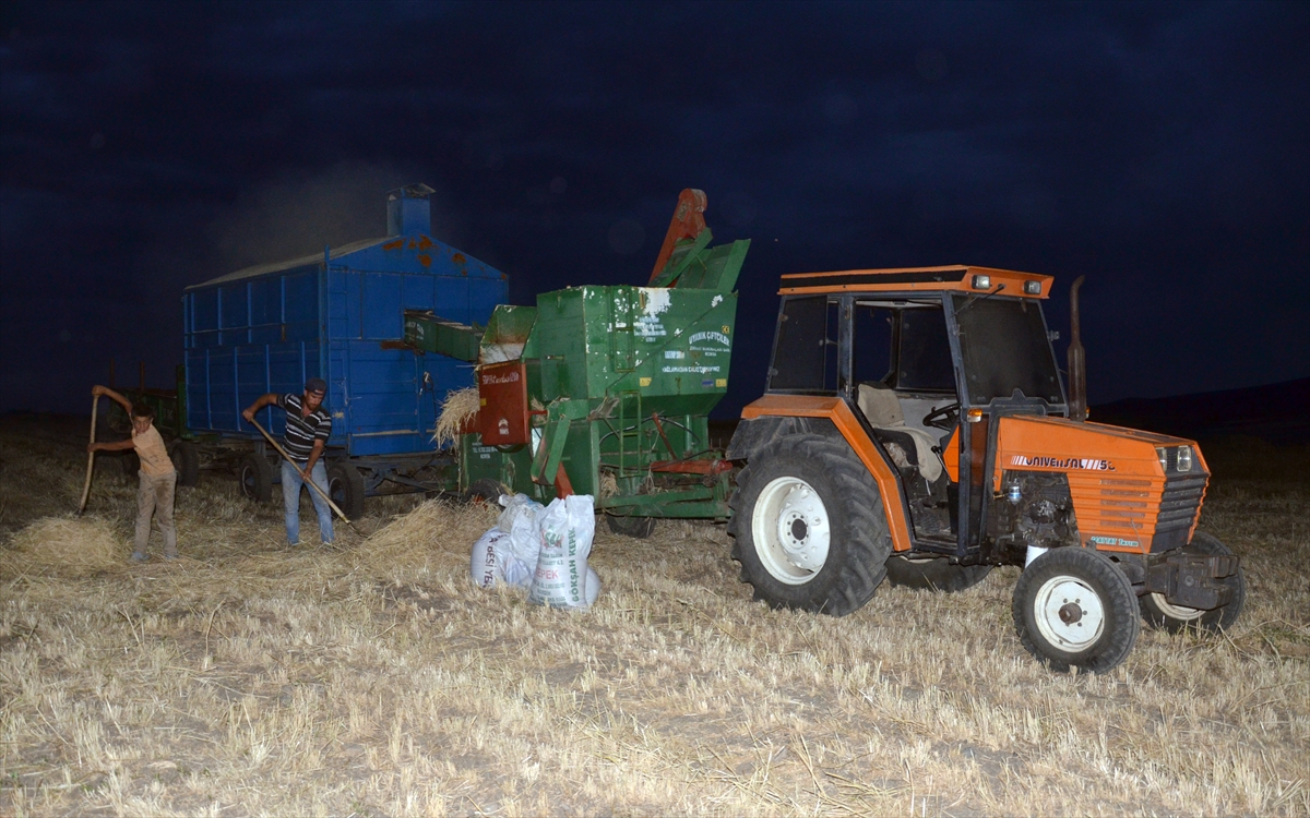 kavurucu-sicaklar-ciftcilere-gece-mesai-yaptiriyor-(7).jpg