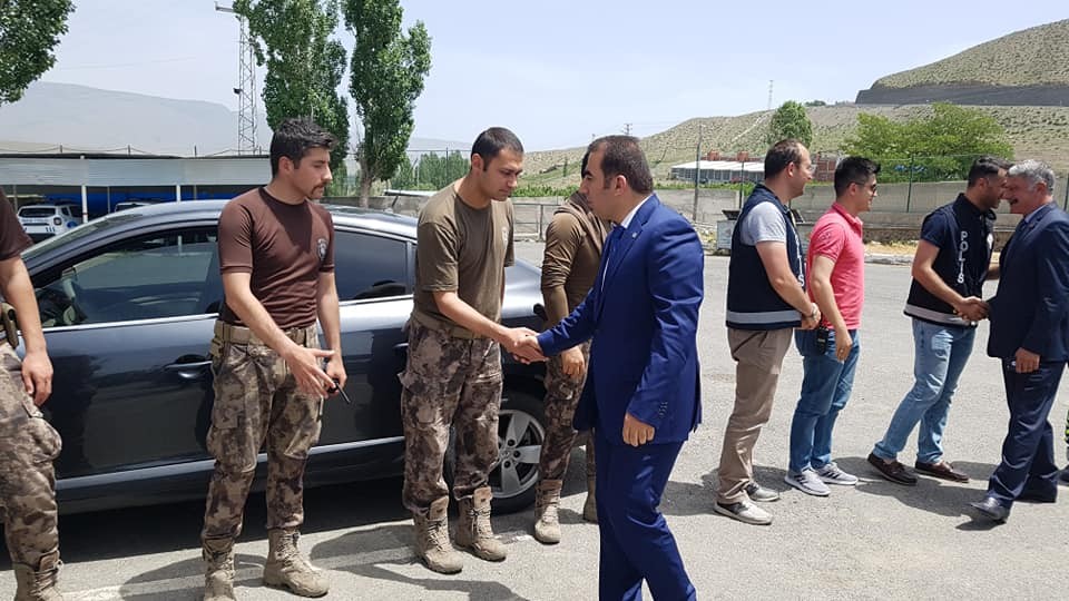 kaymakam-oter,-guvenlik-gucleriyle-bayramlasti-(1).jpg