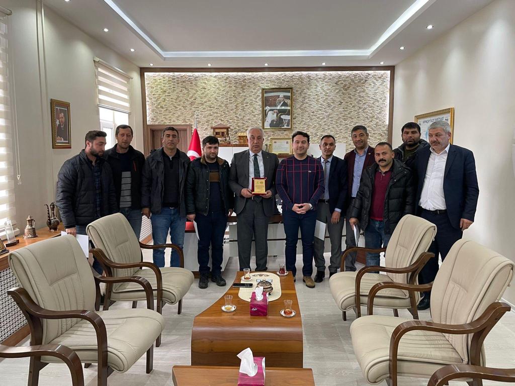 kaymakam-ozerden-fedakar-belediye-personeline-tesekkur-etti-(2).jpg