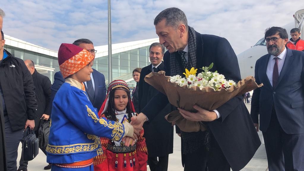 milli-egitim-bakani-ziya-selcuk,-kars’ta-(2).jpg