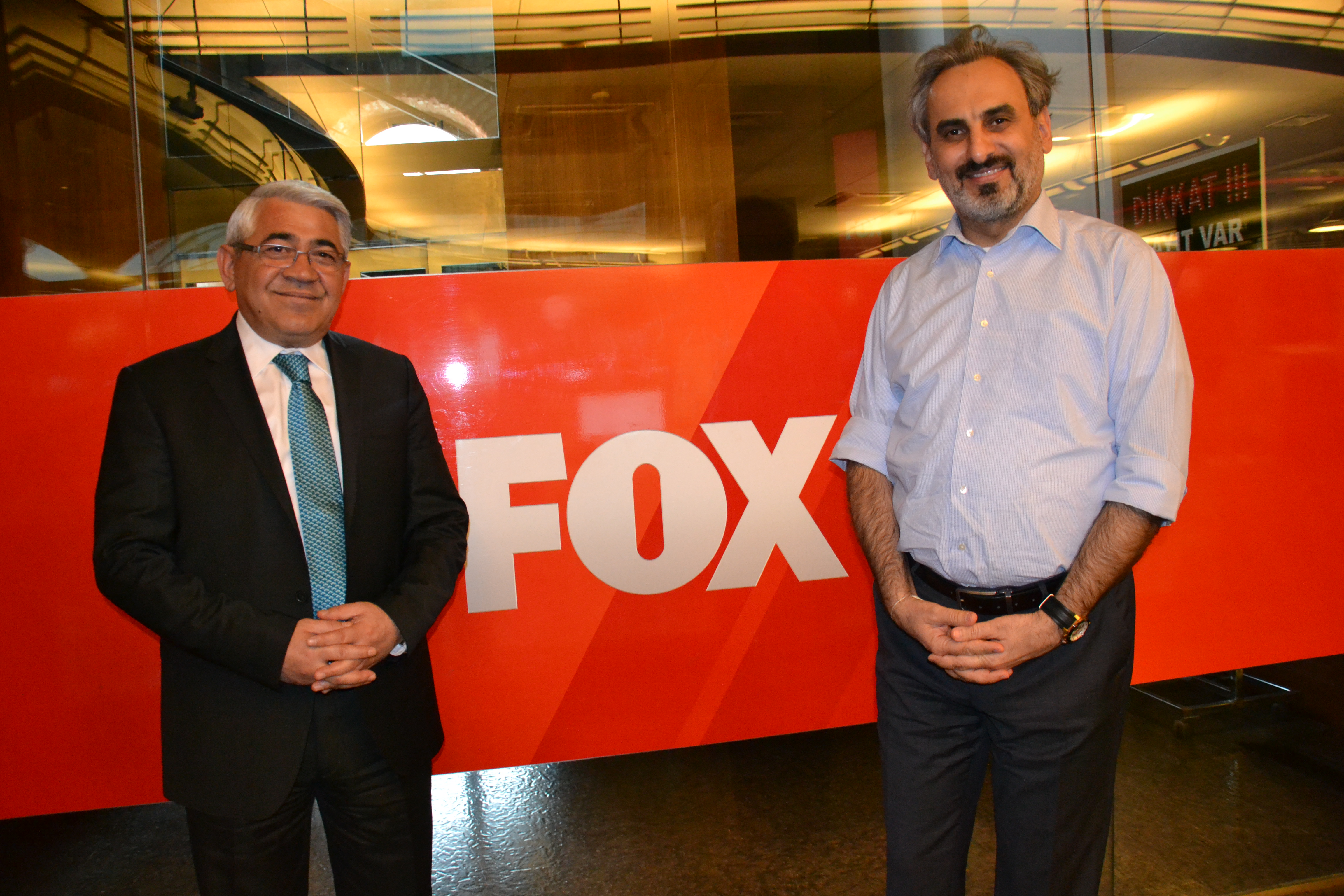 murtaza-karacnata-fox-tv-odul-(2).jpg