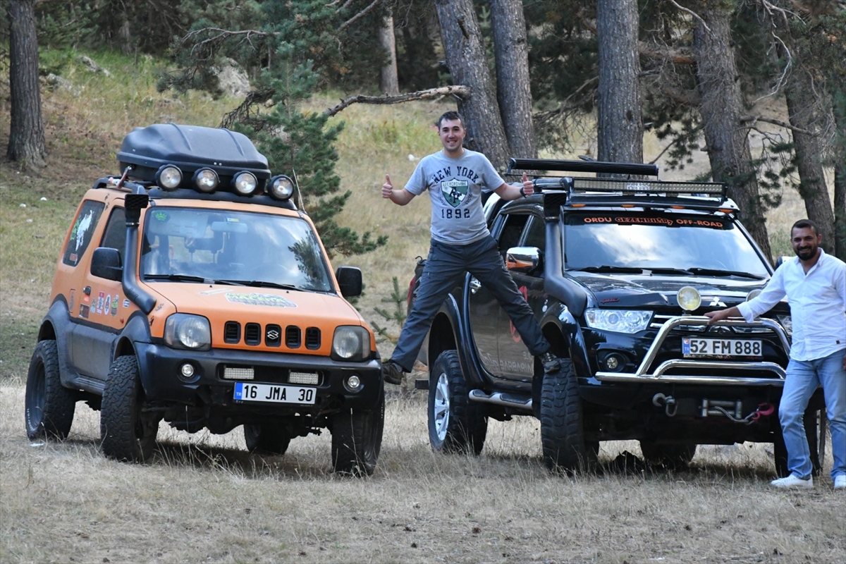 off-road-grubu-sarikamisi-tanitmak-icin-gezi-duzenledi-(2).jpg