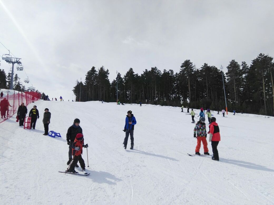 sarikamis-kayak-merkezinde-hafta-sonu-yogunlugu--(10).jpg