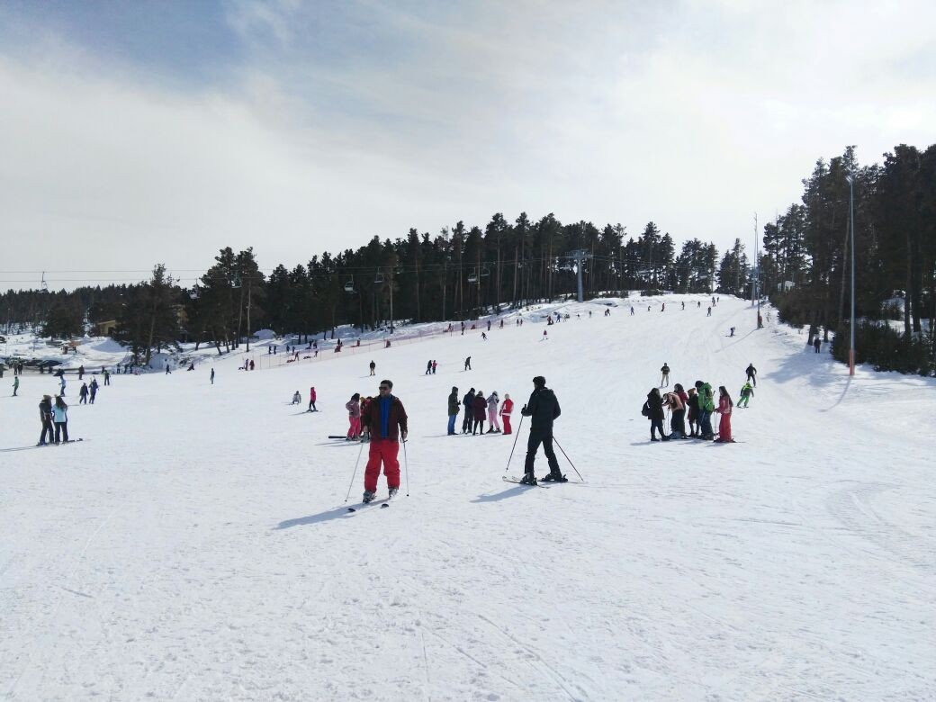 sarikamis-kayak-merkezinde-hafta-sonu-yogunlugu--(13).jpg
