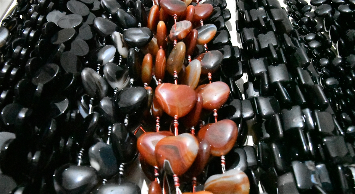 sarikamisin-obsidyeni-anneler-icin-tasarlandi-(1).jpg