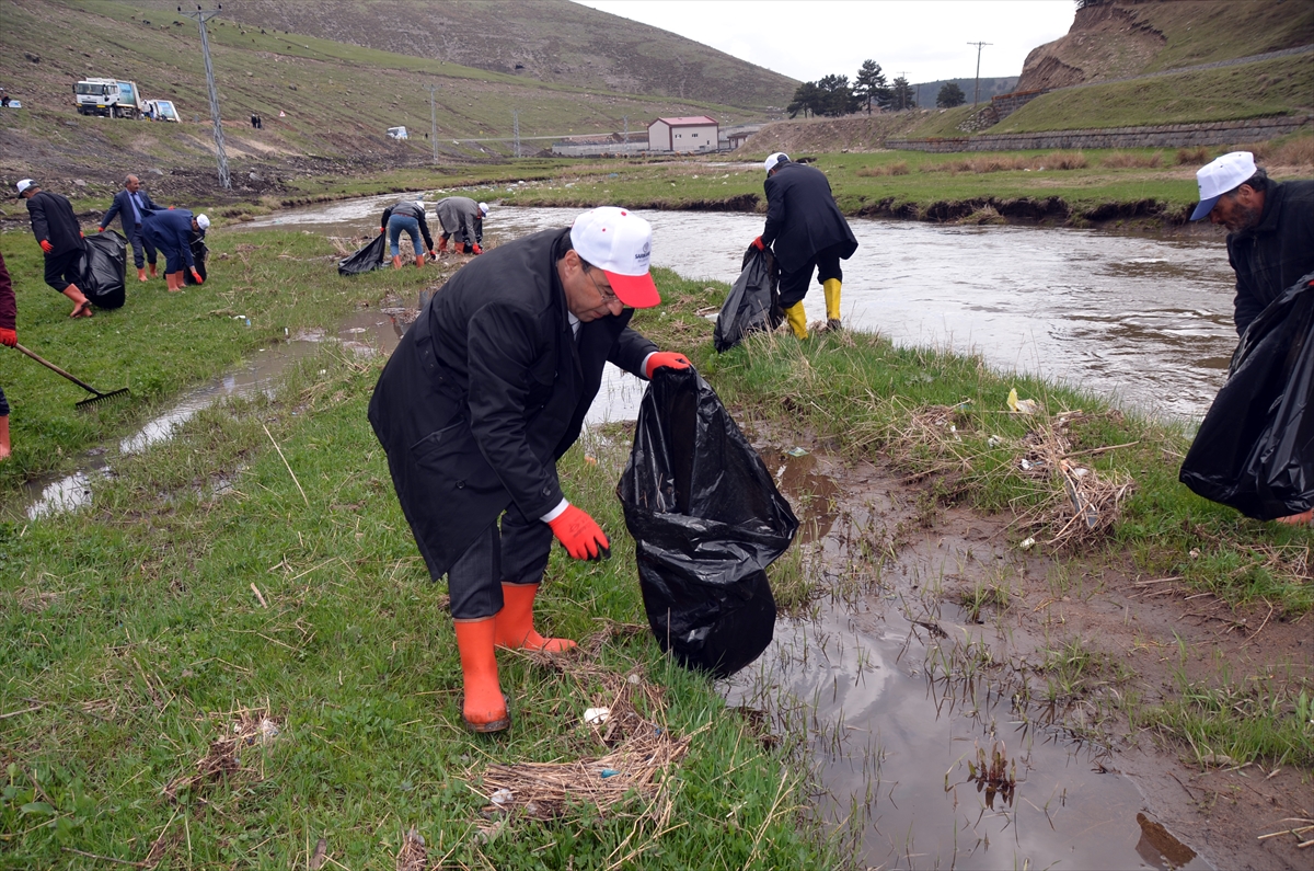 sarikamista-sehitler-diyarini-temiz-tutalim-kampanyasi--(5).jpg