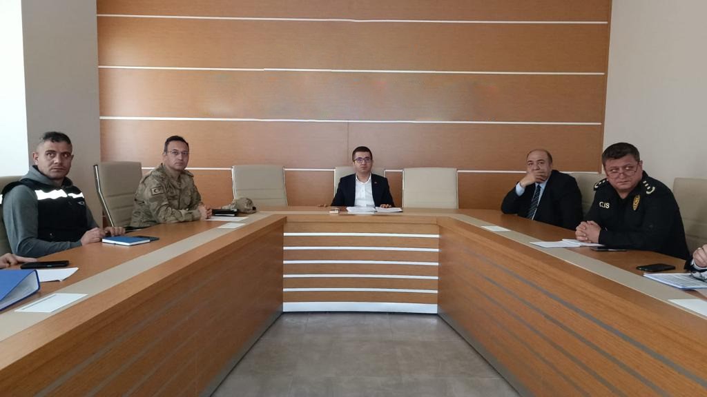 secim-guvenligi-toplantisi-yapildi-(2).jpg