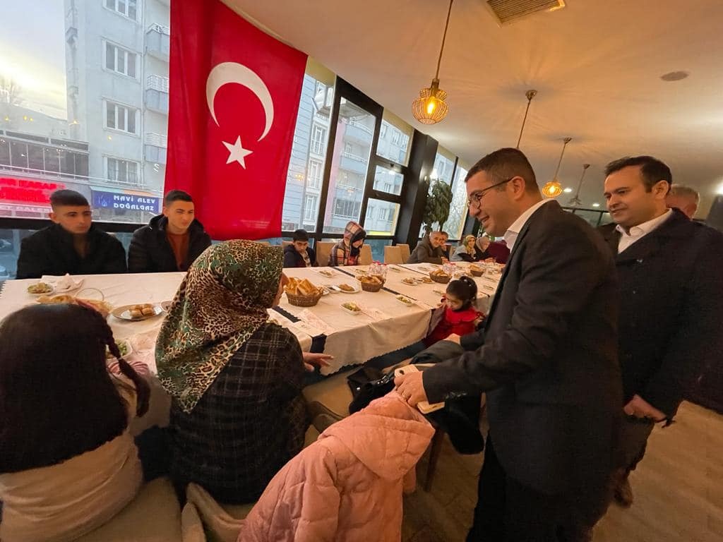 sehit-yakini-ve-gaziler-icin-iftar-programi-duzenledi-(2).jpg