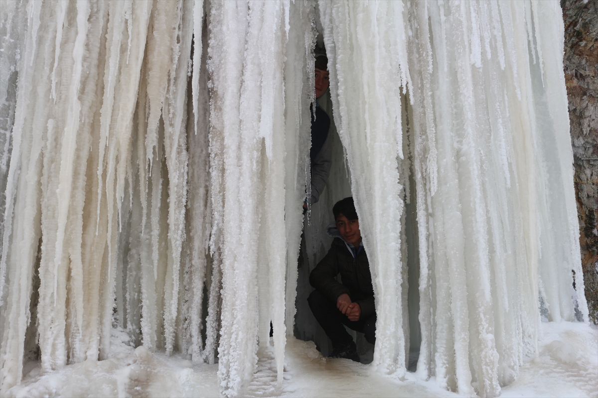 soguk-hava-nehir-ve-dereleri-dondurdu-(5).jpg