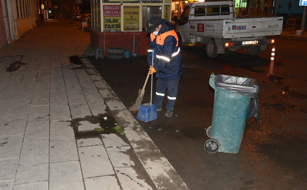 temizlik-gorevlilerinden-hummali-calisma-(3).jpg