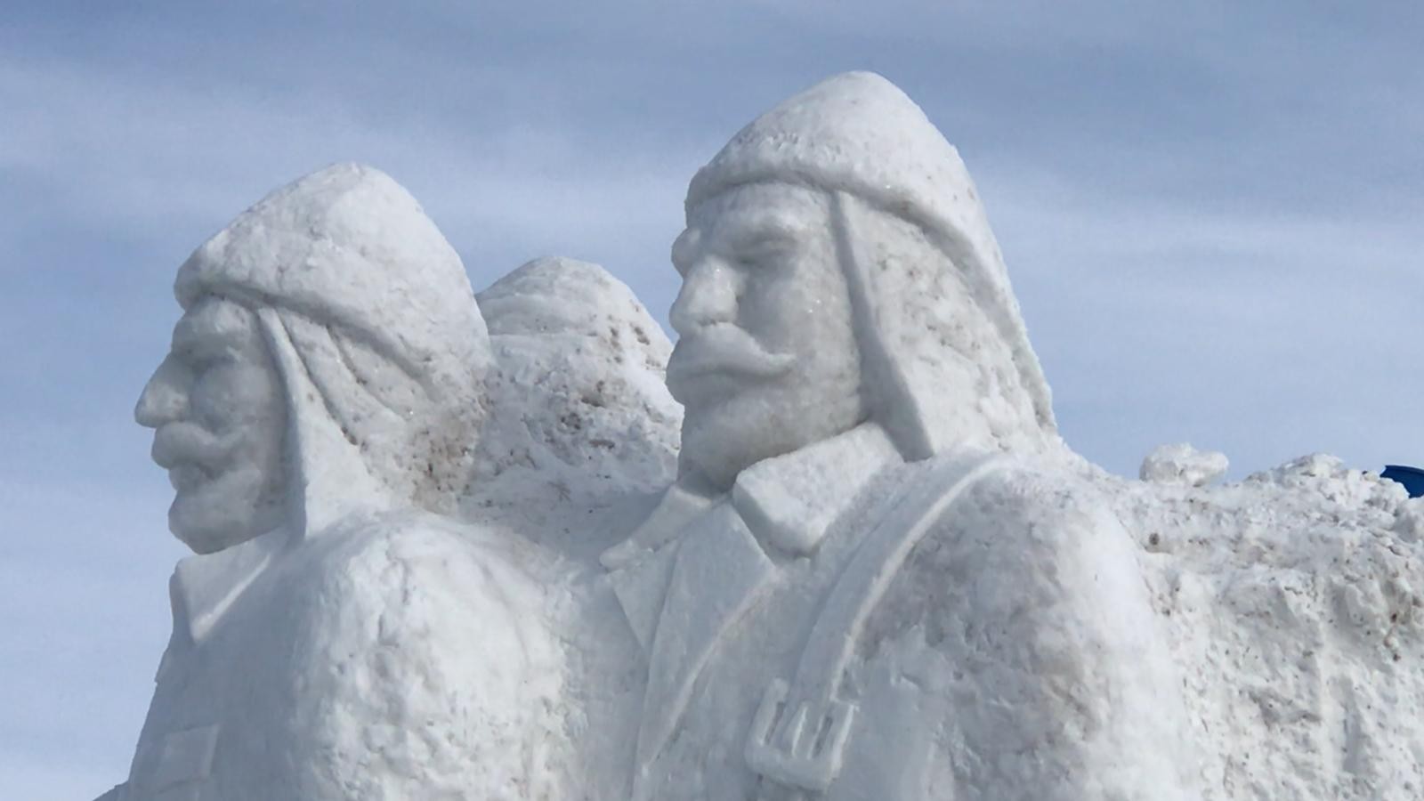 turkiye’nin-en-buyuk-kardan-heykelleri-sarikamis-sehitleri-icin-yapildi-(4).jpg