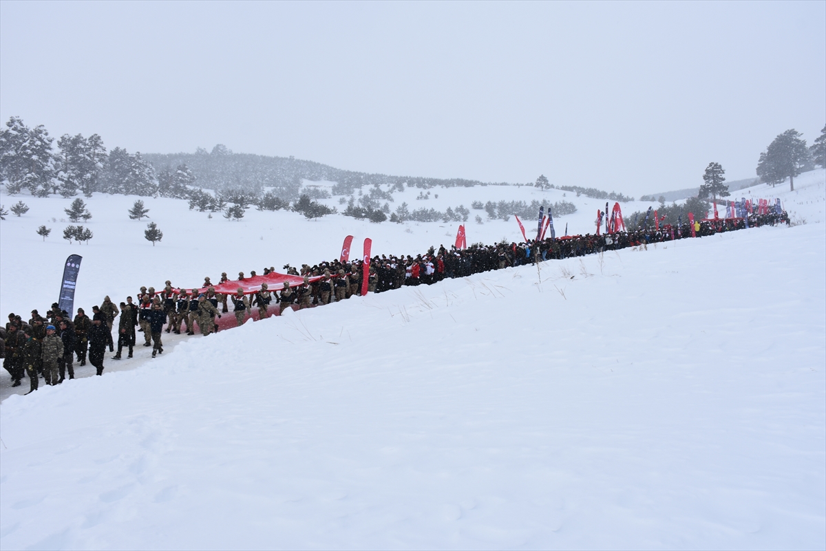 turkiye-sarikamis-sehitleri-icin-yurudu-(13).jpg