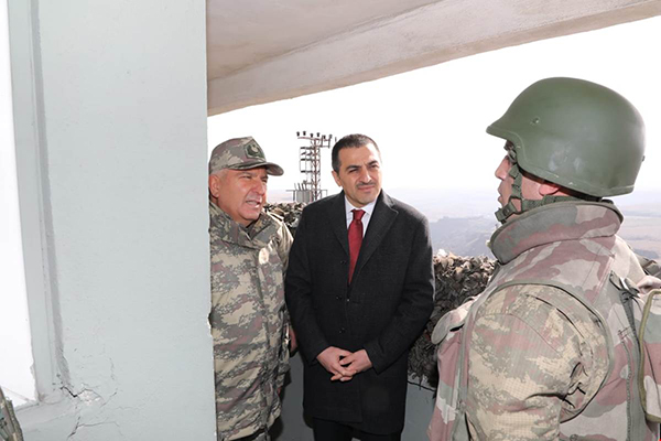 vali-turker-oksuz,-hudut-karakollarini-ziyaret-etti-(2).jpg